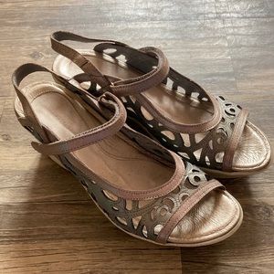 Naot sling back wedge sandals. Size 39